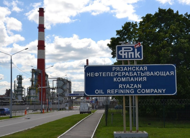 8А класс открывает двери в мир профессий: экскурсия на Рязанский нефтеперерабатывающий завод..