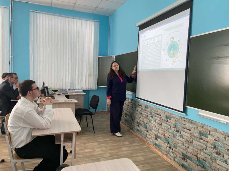 Занятие по финансовой безопасности "Недетские игры 2.0: дроп поневоле".